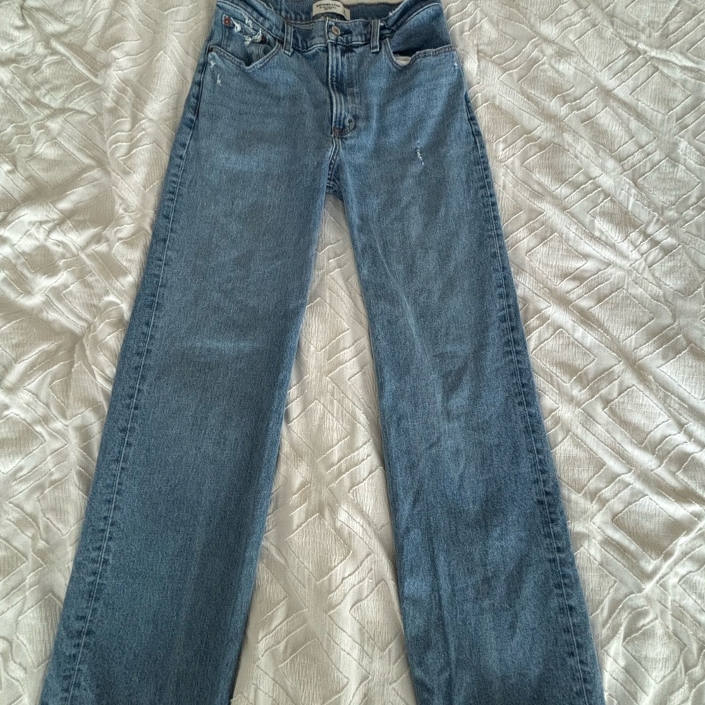Abercrombie & Fitch the 90’s relaxed Jean high rise Jeans 4R
